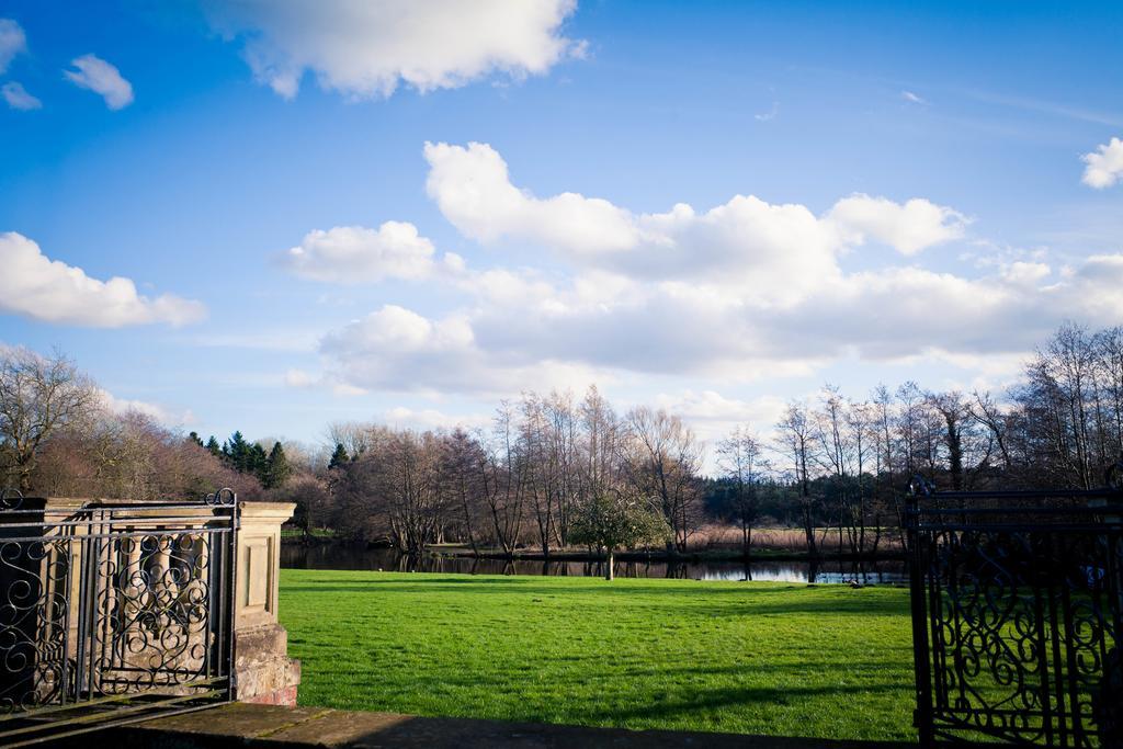 Lynford Hall Hotel Mundford Екстериор снимка