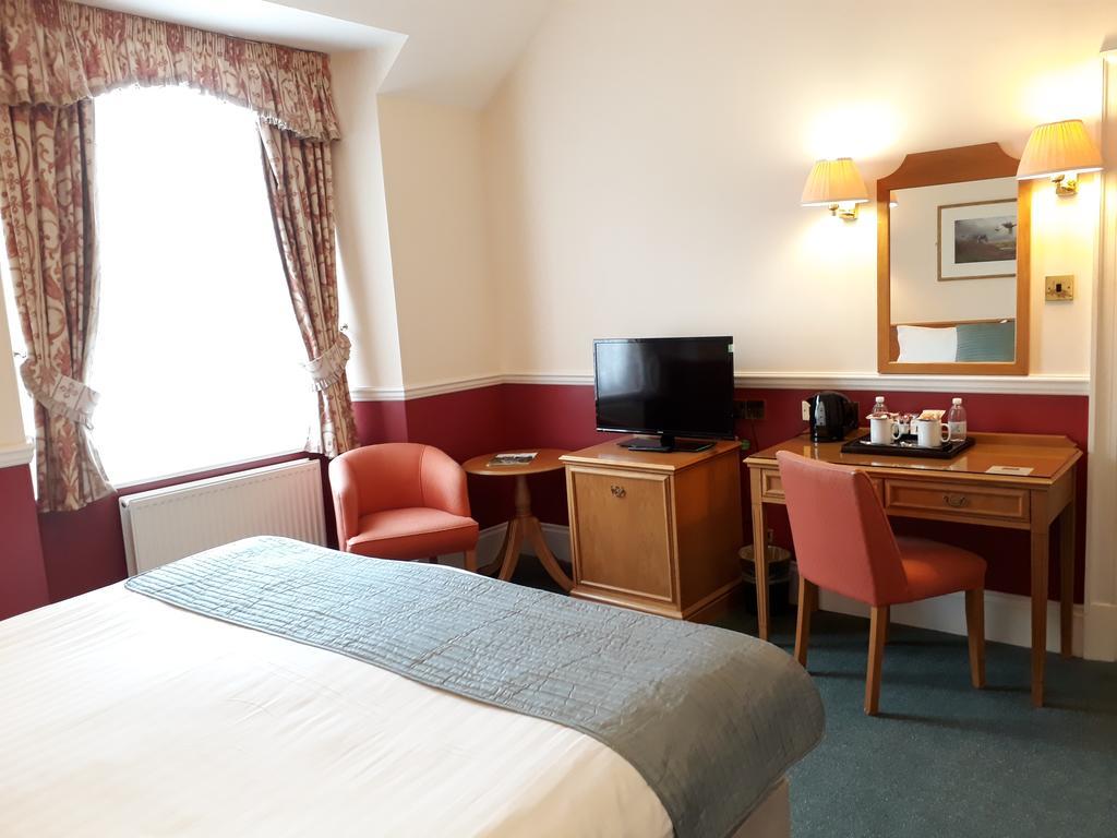 Lynford Hall Hotel Mundford Екстериор снимка