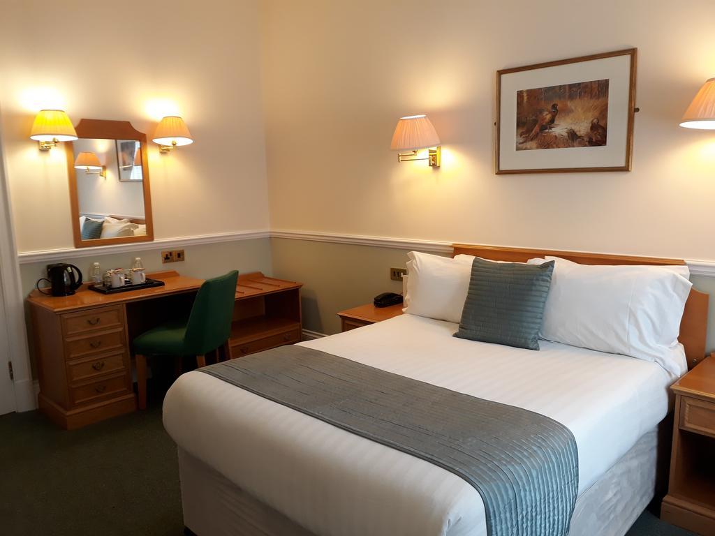Lynford Hall Hotel Mundford Екстериор снимка