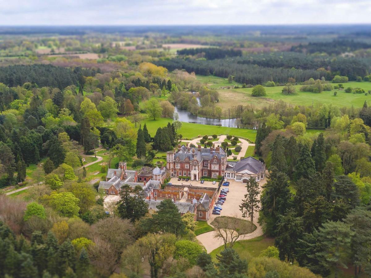Lynford Hall Hotel Mundford Екстериор снимка