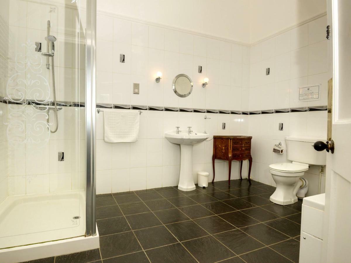Lynford Hall Hotel Mundford Стая снимка